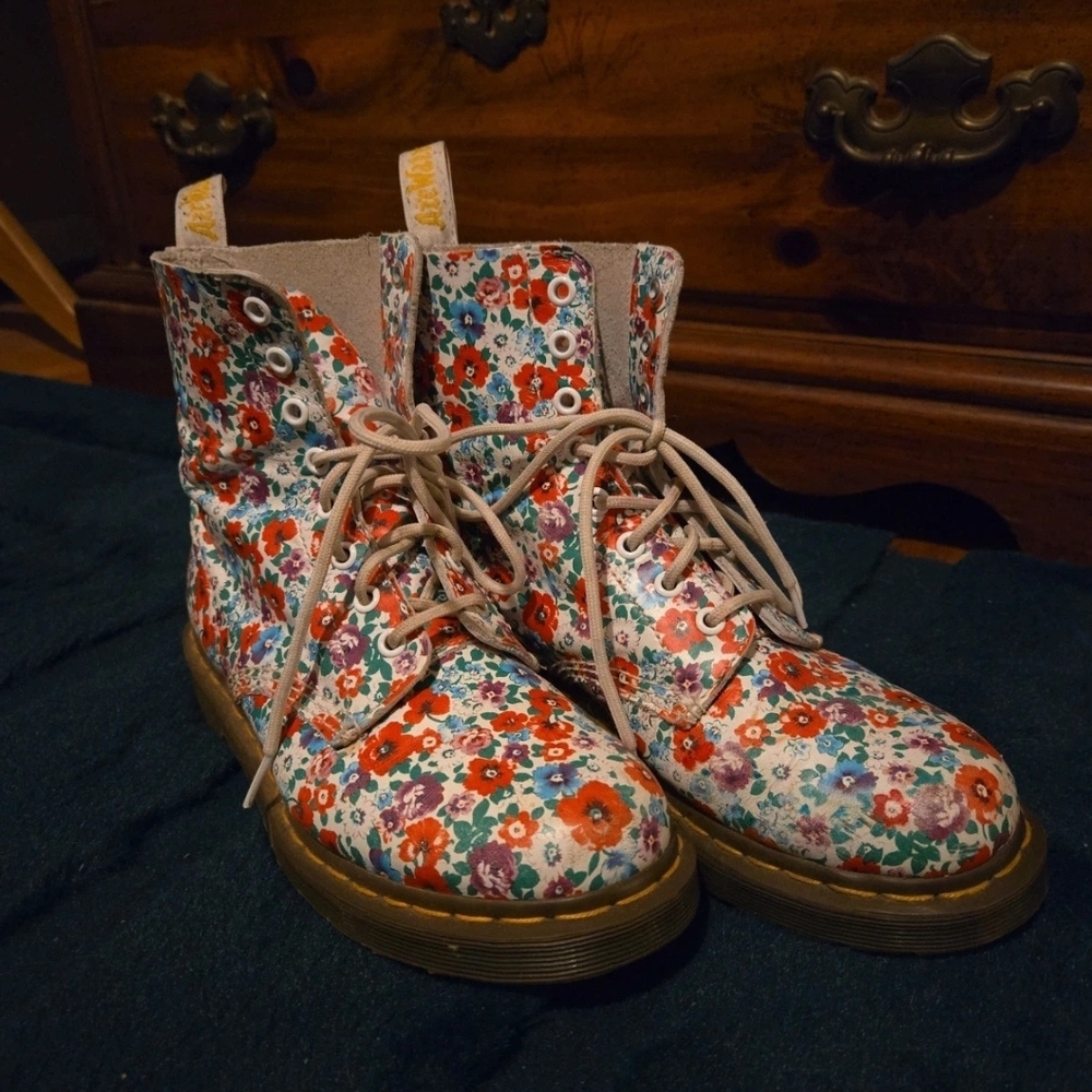 Floral Pascal Dr Martens